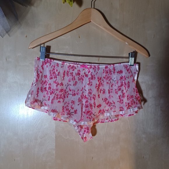 VICTORIA'S SECRET VINTAGE 2PC Floral Chantilly Lace Camisole & Shorts Set_Large - Picture 9 of 14